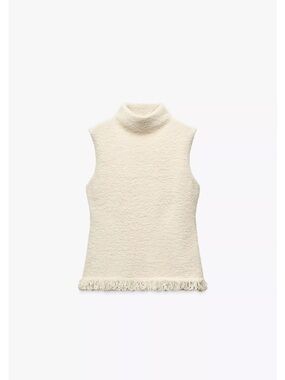 ZARA NWT FRINGED KNIT TOP- SIZE SMALL. LIGHT WEIGHT CAN BE WORN SPRING & SUMMER.